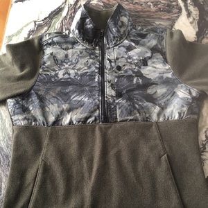 The North face sweater